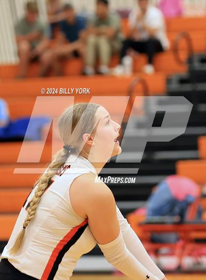 Thumbnail 1 in Grand Saline vs Mineola photogallery.