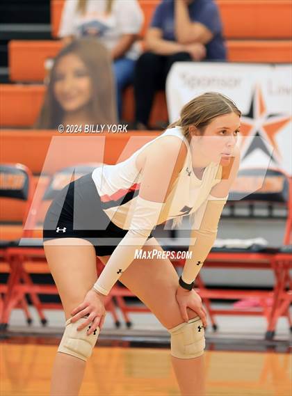 Thumbnail 2 in Grand Saline vs Mineola photogallery.