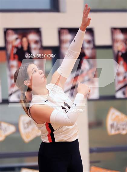 Thumbnail 3 in Grand Saline vs Mineola photogallery.