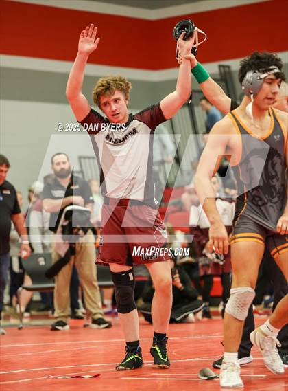 Thumbnail 1 in CHSAA 3A Region 4 Day Two photogallery.