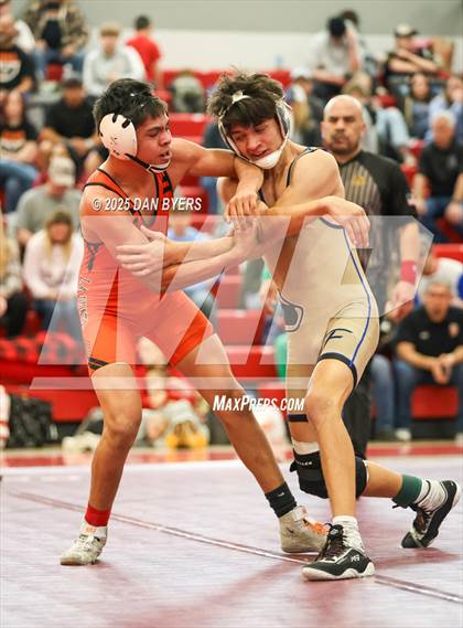 Thumbnail 3 in CHSAA 3A Region 4 Day Two photogallery.