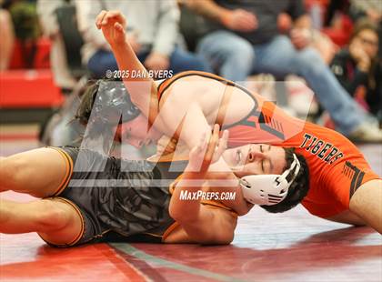 Thumbnail 2 in CHSAA 3A Region 4 Day Two photogallery.