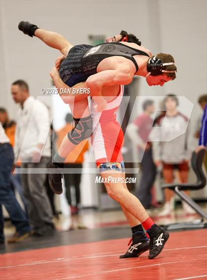 Thumbnail 3 in CHSAA 3A Region 4 Day Two photogallery.