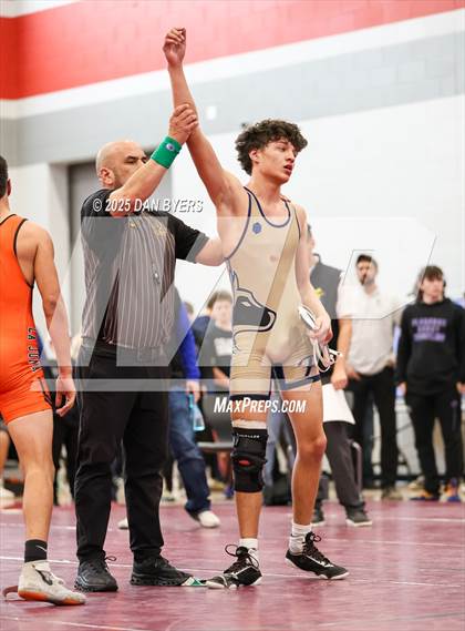 Thumbnail 2 in CHSAA 3A Region 4 Day Two photogallery.