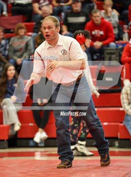 Thumbnail 2 in CHSAA 3A Region 4 Day Two photogallery.