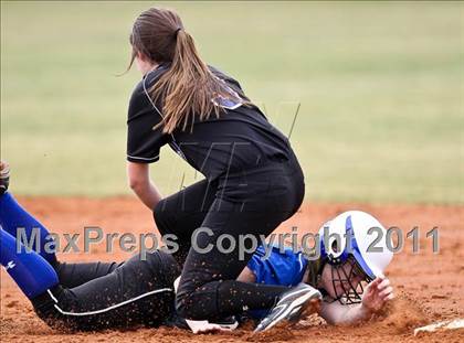 Thumbnail 2 in Midlothian vs. Southwest Christian (Mansfield Tournament) photogallery.