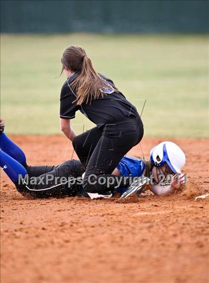 Thumbnail 3 in Midlothian vs. Southwest Christian (Mansfield Tournament) photogallery.