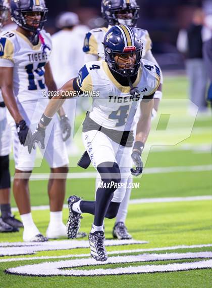 Thumbnail 2 in Douglas County vs Carrollton photogallery.