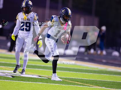 Thumbnail 1 in Douglas County vs Carrollton photogallery.