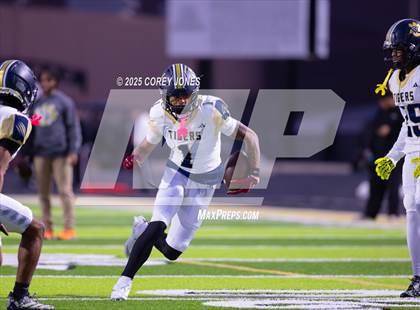 Thumbnail 3 in Douglas County vs Carrollton photogallery.