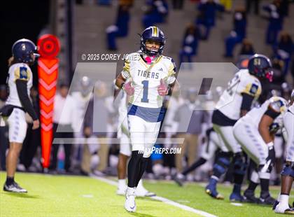 Thumbnail 3 in Douglas County vs Carrollton photogallery.