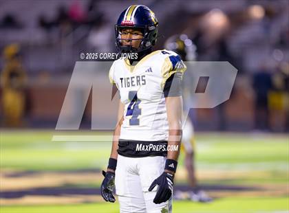 Thumbnail 2 in Douglas County vs Carrollton photogallery.