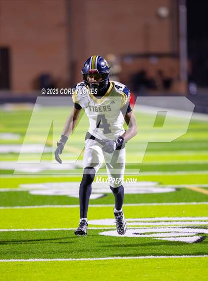 Thumbnail 1 in Douglas County vs Carrollton photogallery.