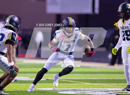 Thumbnail 1 in Douglas County vs Carrollton photogallery.