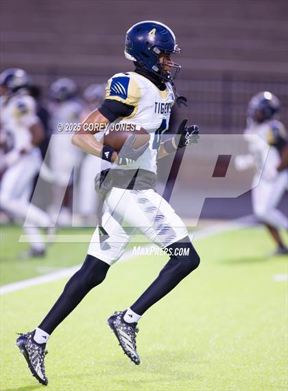 Thumbnail 1 in Douglas County vs Carrollton photogallery.