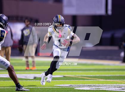 Thumbnail 2 in Douglas County vs Carrollton photogallery.