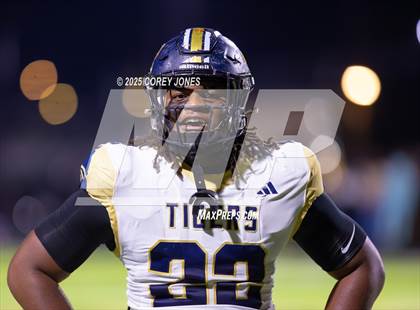 Thumbnail 2 in Douglas County vs Carrollton photogallery.