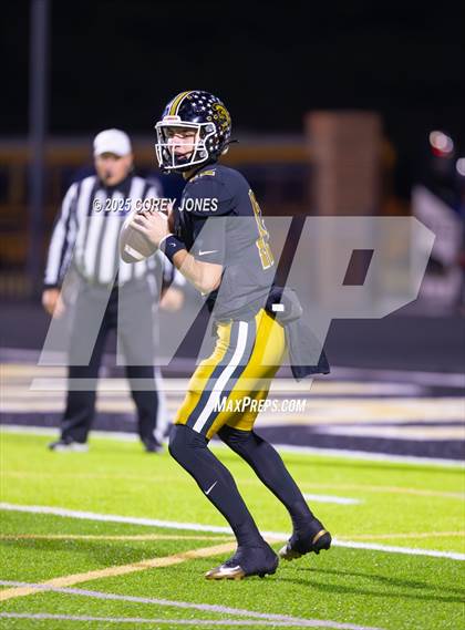 Thumbnail 2 in Douglas County vs Carrollton photogallery.