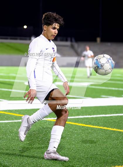 Thumbnail 3 in Grand Oaks vs Cypress Woods (UIL6A Region 2 Area playoff) photogallery.