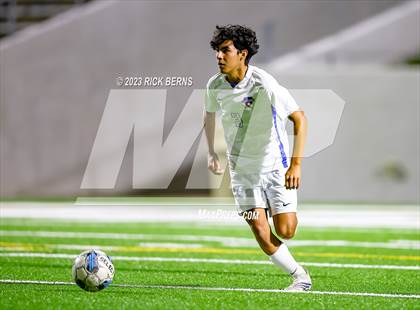 Thumbnail 3 in Grand Oaks vs Cypress Woods (UIL6A Region 2 Area playoff) photogallery.