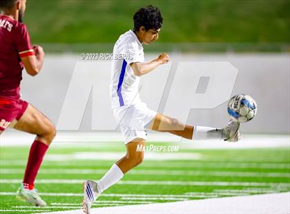 Thumbnail 3 in Grand Oaks vs Cypress Woods (UIL6A Region 2 Area playoff) photogallery.