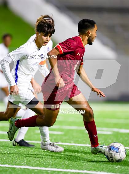 Thumbnail 2 in Grand Oaks vs Cypress Woods (UIL6A Region 2 Area playoff) photogallery.
