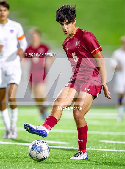 Thumbnail 2 in Grand Oaks vs Cypress Woods (UIL6A Region 2 Area playoff) photogallery.