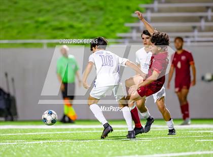 Thumbnail 3 in Grand Oaks vs Cypress Woods (UIL6A Region 2 Area playoff) photogallery.