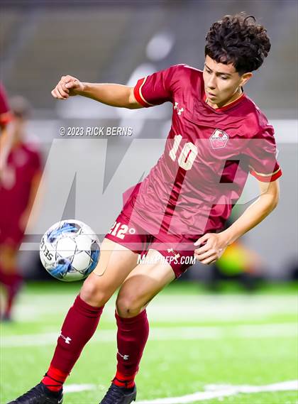 Thumbnail 3 in Grand Oaks vs Cypress Woods (UIL6A Region 2 Area playoff) photogallery.