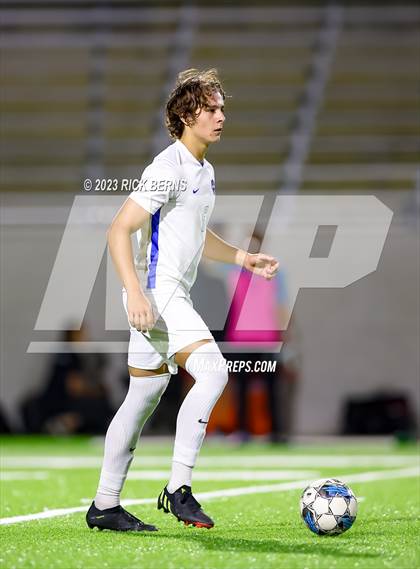 Thumbnail 3 in Grand Oaks vs Cypress Woods (UIL6A Region 2 Area playoff) photogallery.