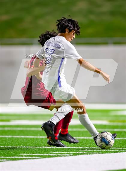 Thumbnail 3 in Grand Oaks vs Cypress Woods (UIL6A Region 2 Area playoff) photogallery.