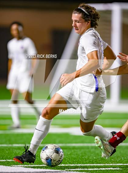 Thumbnail 3 in Grand Oaks vs Cypress Woods (UIL6A Region 2 Area playoff) photogallery.