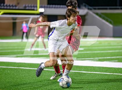 Thumbnail 3 in Grand Oaks vs Cypress Woods (UIL6A Region 2 Area playoff) photogallery.