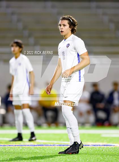 Thumbnail 3 in Grand Oaks vs Cypress Woods (UIL6A Region 2 Area playoff) photogallery.