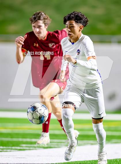 Thumbnail 2 in Grand Oaks vs Cypress Woods (UIL6A Region 2 Area playoff) photogallery.