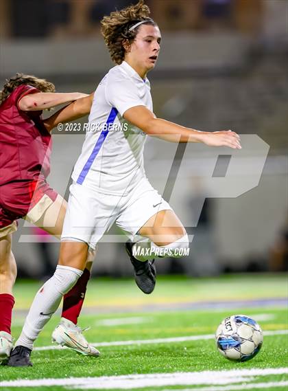 Thumbnail 2 in Grand Oaks vs Cypress Woods (UIL6A Region 2 Area playoff) photogallery.