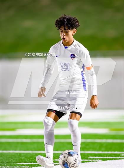 Thumbnail 2 in Grand Oaks vs Cypress Woods (UIL6A Region 2 Area playoff) photogallery.