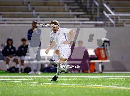 Thumbnail 2 in Grand Oaks vs Cypress Woods (UIL6A Region 2 Area playoff) photogallery.