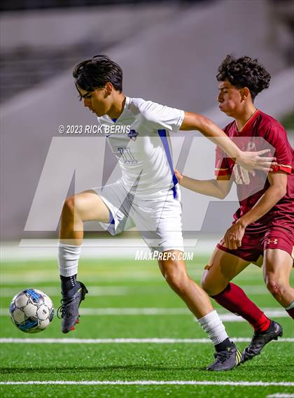 Thumbnail 3 in Grand Oaks vs Cypress Woods (UIL6A Region 2 Area playoff) photogallery.