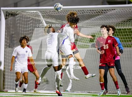 Thumbnail 3 in Grand Oaks vs Cypress Woods (UIL6A Region 2 Area playoff) photogallery.