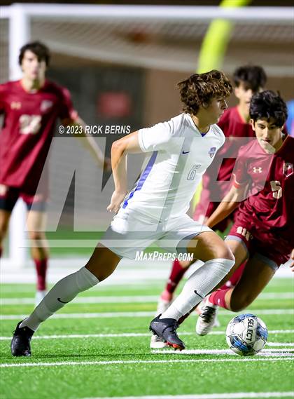 Thumbnail 3 in Grand Oaks vs Cypress Woods (UIL6A Region 2 Area playoff) photogallery.