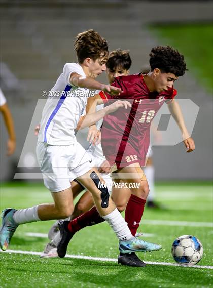 Thumbnail 1 in Grand Oaks vs Cypress Woods (UIL6A Region 2 Area playoff) photogallery.