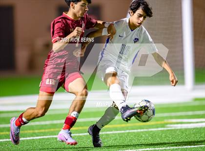 Thumbnail 2 in Grand Oaks vs Cypress Woods (UIL6A Region 2 Area playoff) photogallery.