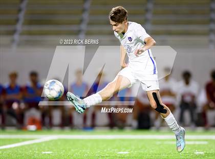 Thumbnail 2 in Grand Oaks vs Cypress Woods (UIL6A Region 2 Area playoff) photogallery.