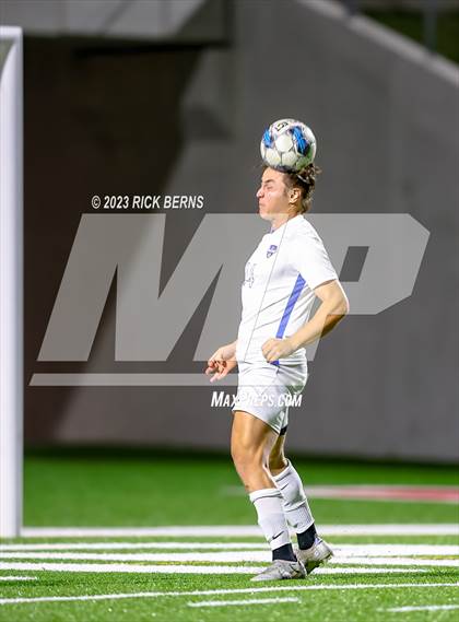 Thumbnail 3 in Grand Oaks vs Cypress Woods (UIL6A Region 2 Area playoff) photogallery.