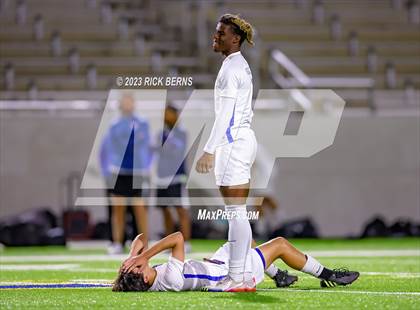 Thumbnail 2 in Grand Oaks vs Cypress Woods (UIL6A Region 2 Area playoff) photogallery.