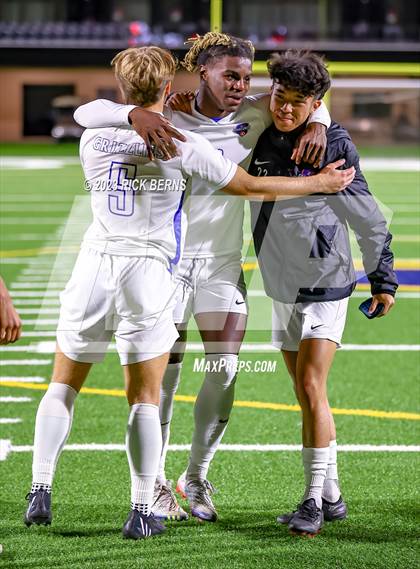 Thumbnail 2 in Grand Oaks vs Cypress Woods (UIL6A Region 2 Area playoff) photogallery.