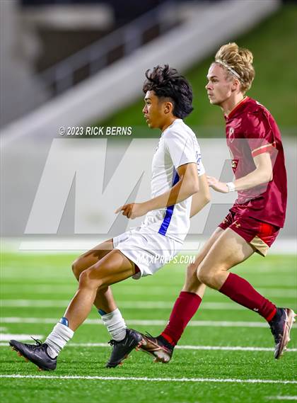Thumbnail 1 in Grand Oaks vs Cypress Woods (UIL6A Region 2 Area playoff) photogallery.