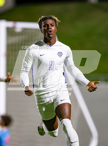 Thumbnail 1 in Grand Oaks vs Cypress Woods (UIL6A Region 2 Area playoff) photogallery.