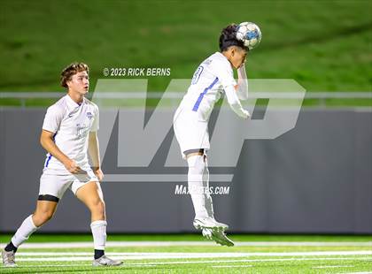 Thumbnail 3 in Grand Oaks vs Cypress Woods (UIL6A Region 2 Area playoff) photogallery.